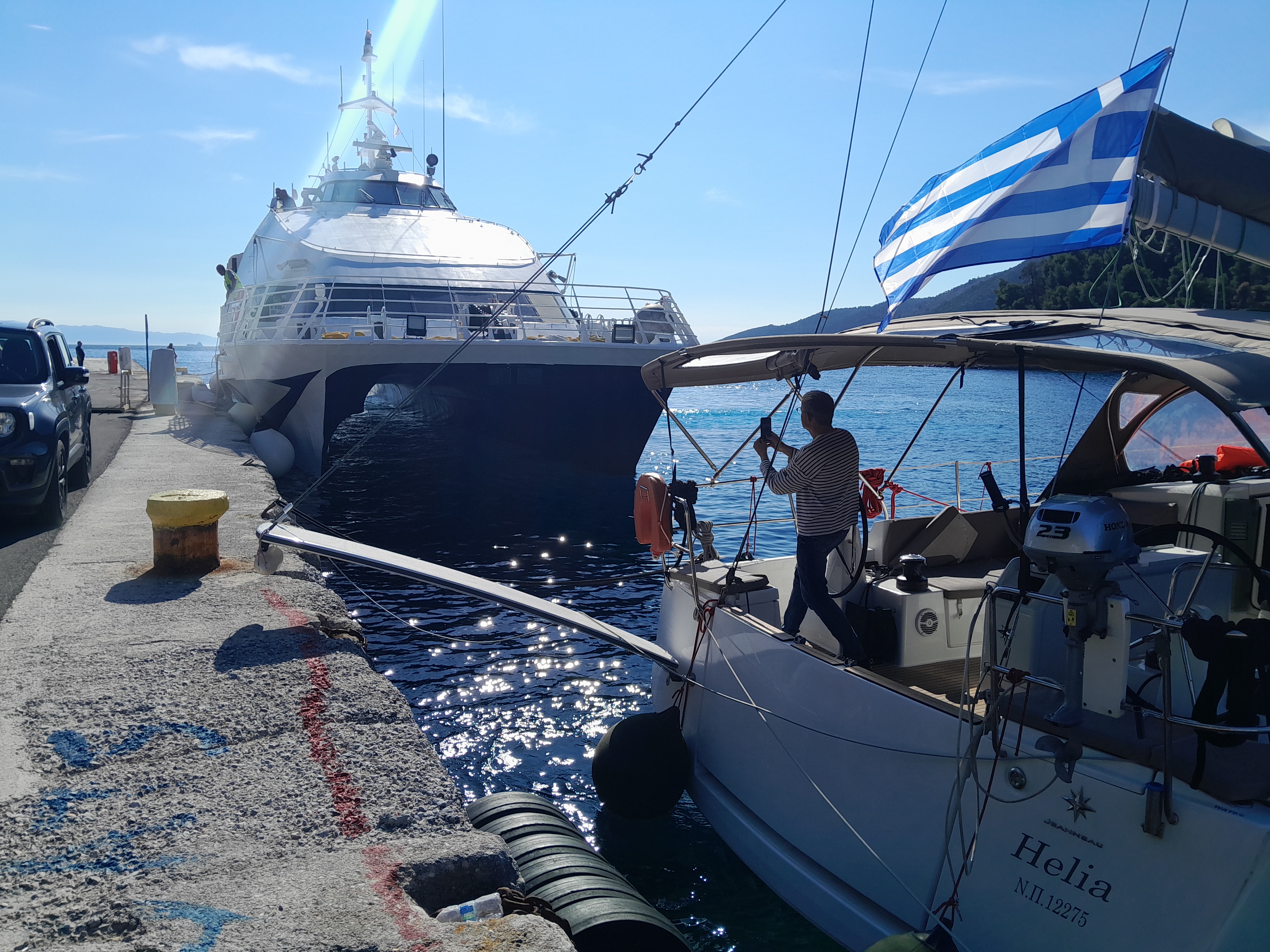 Am Hafen auf Skyros ist viel los