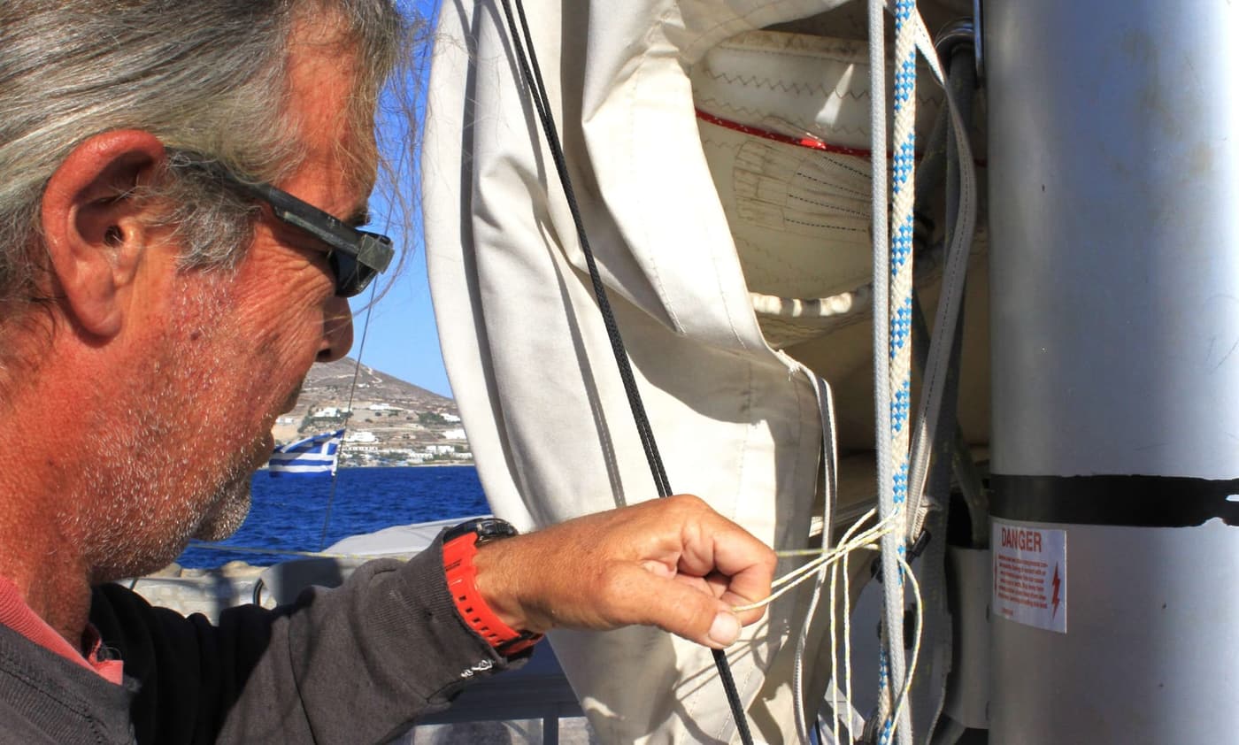 Ägäis 2022 Segelreparatur 1